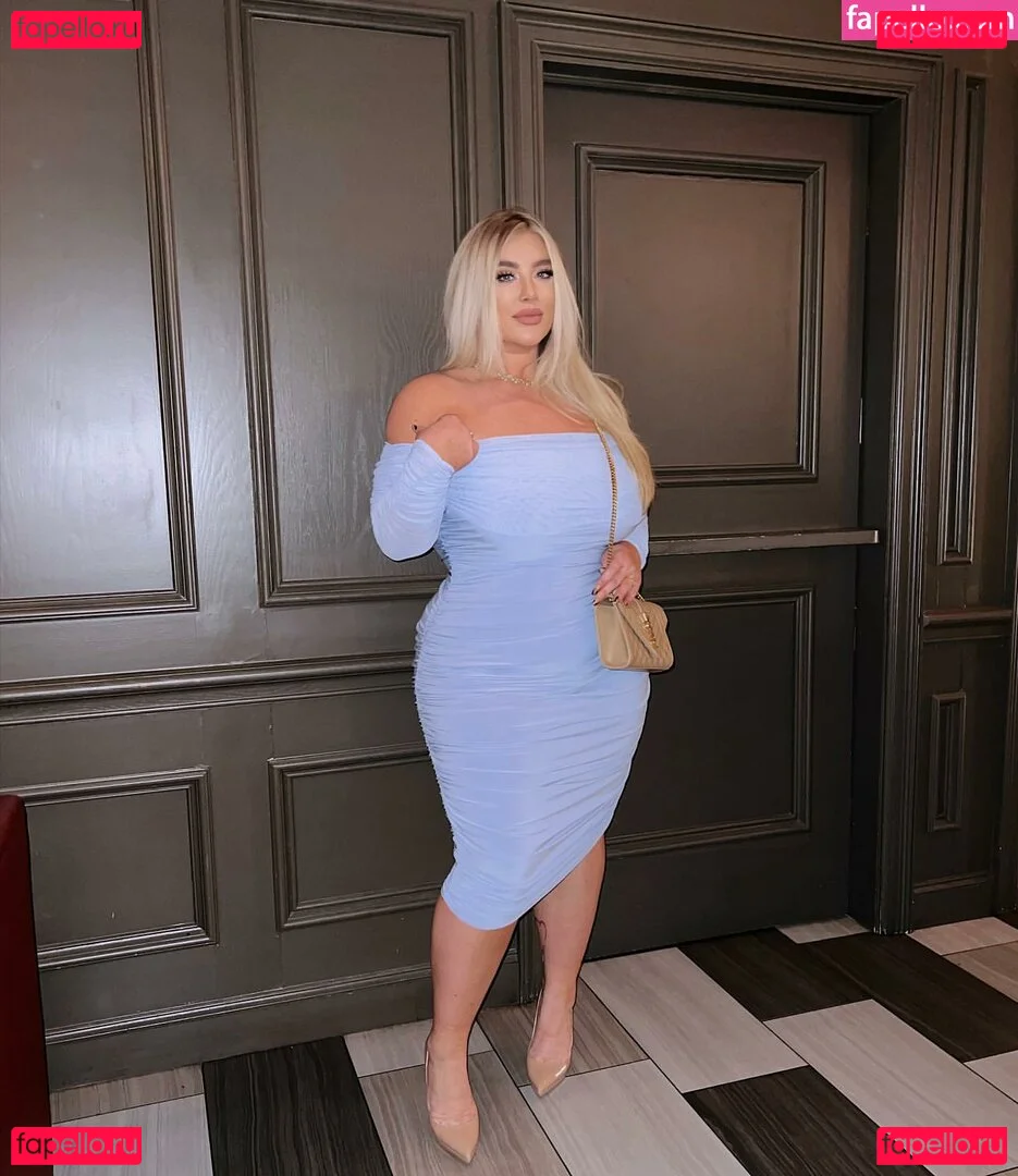 Taya Christian Onlyfans Photo Gallery 