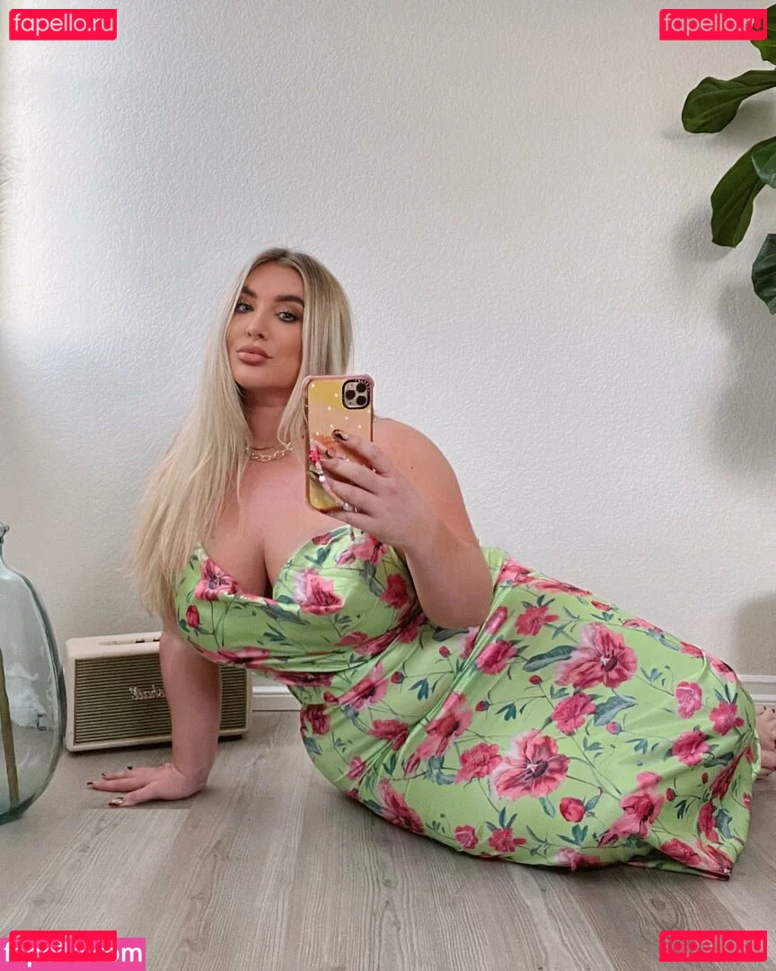 Taya Christian Onlyfans Photo Gallery 