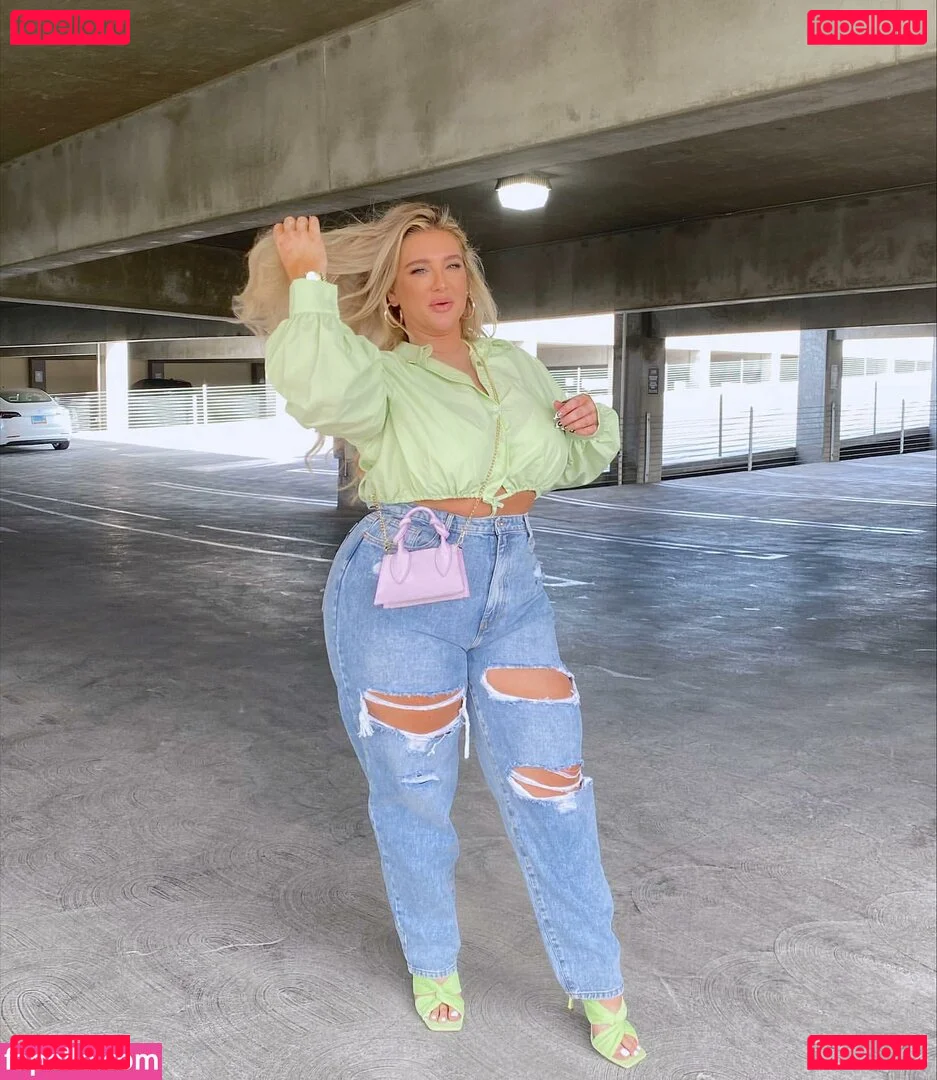 Taya Christian Onlyfans Photo Gallery 