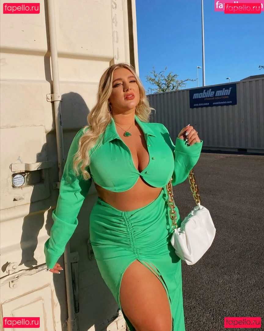Taya Christian Onlyfans Photo Gallery 