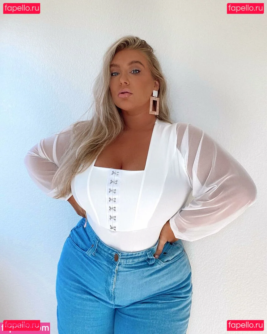 Taya Christian Onlyfans Photo Gallery 