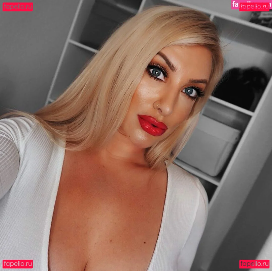 Taya Christian Onlyfans Photo Gallery 