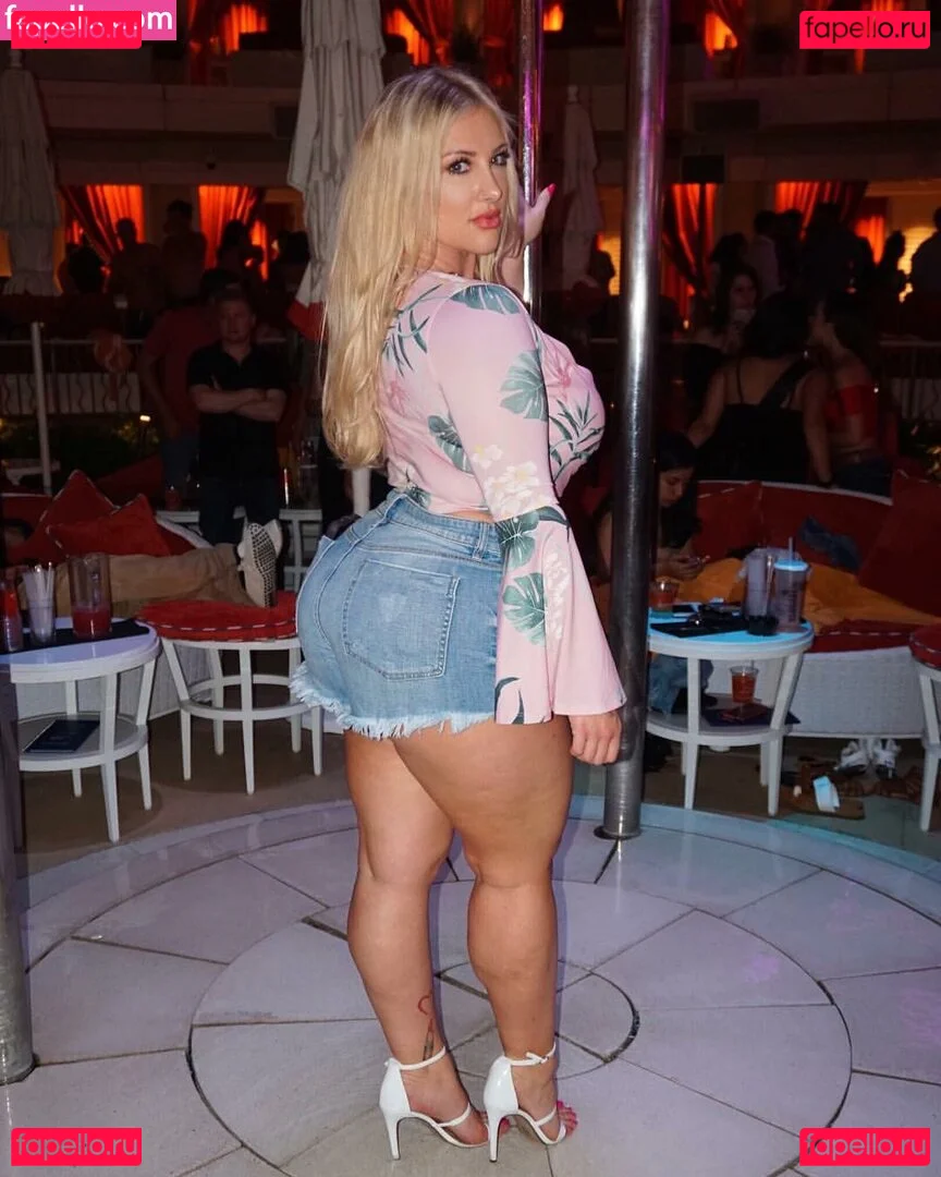 Taya Christian Onlyfans Photo Gallery 