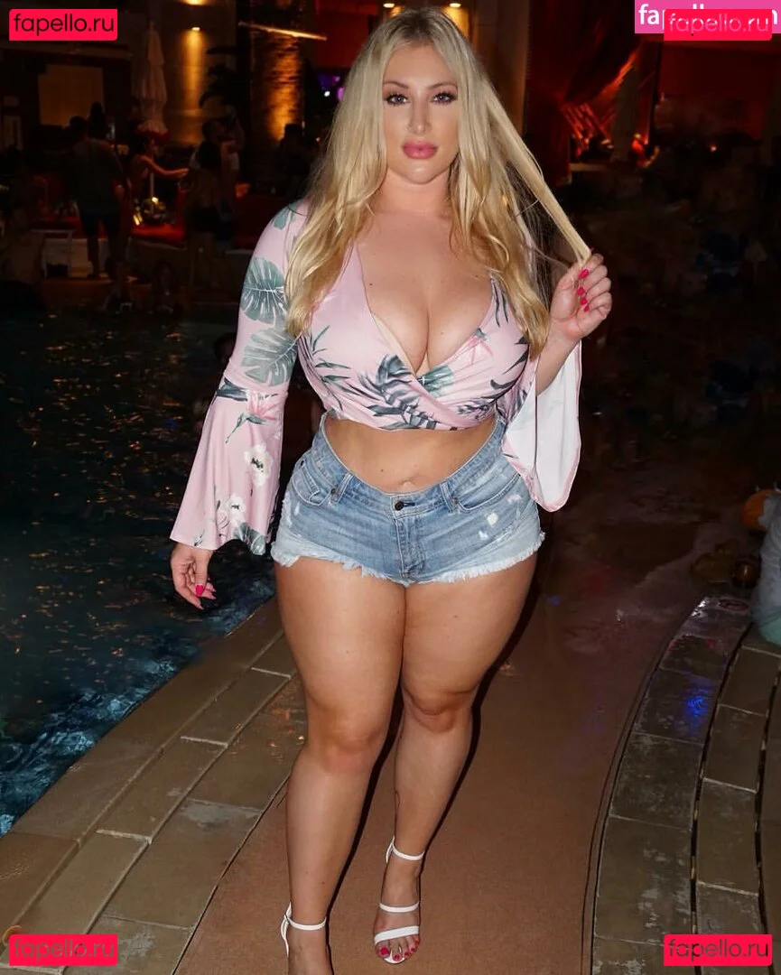 Taya Christian Onlyfans Photo Gallery 