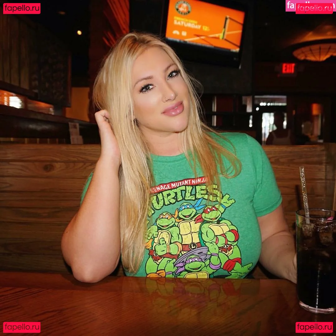 Taya Christian Onlyfans Photo Gallery 