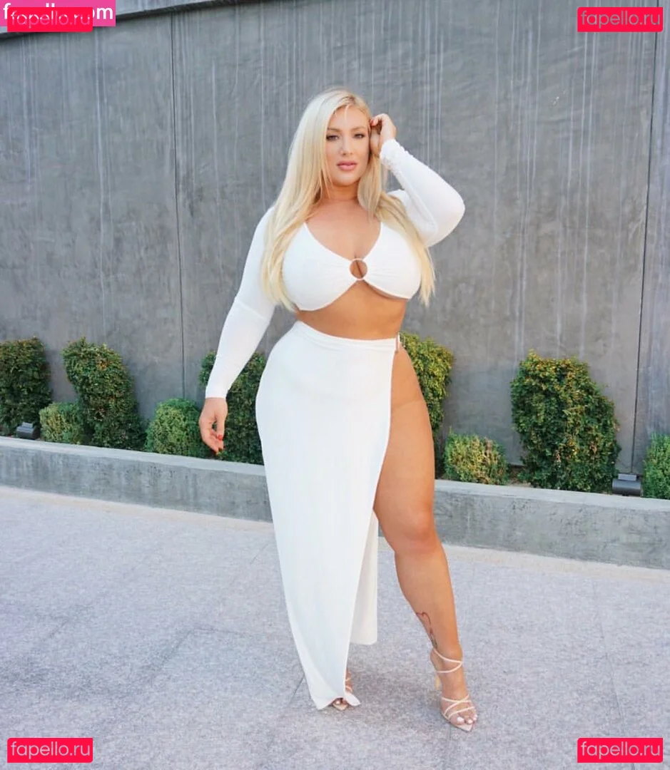 Taya Christian Onlyfans Photo Gallery 