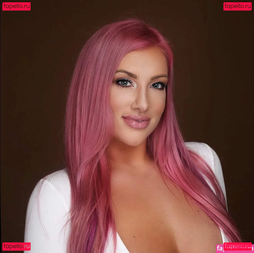 Taya Christian Onlyfans Photo Gallery 