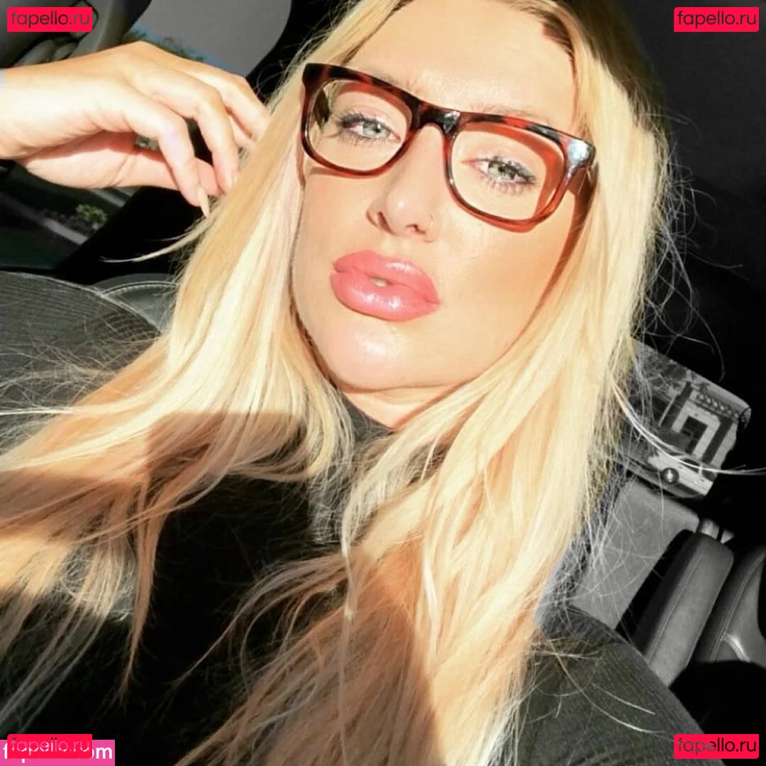 Taya Christian Onlyfans Photo Gallery 