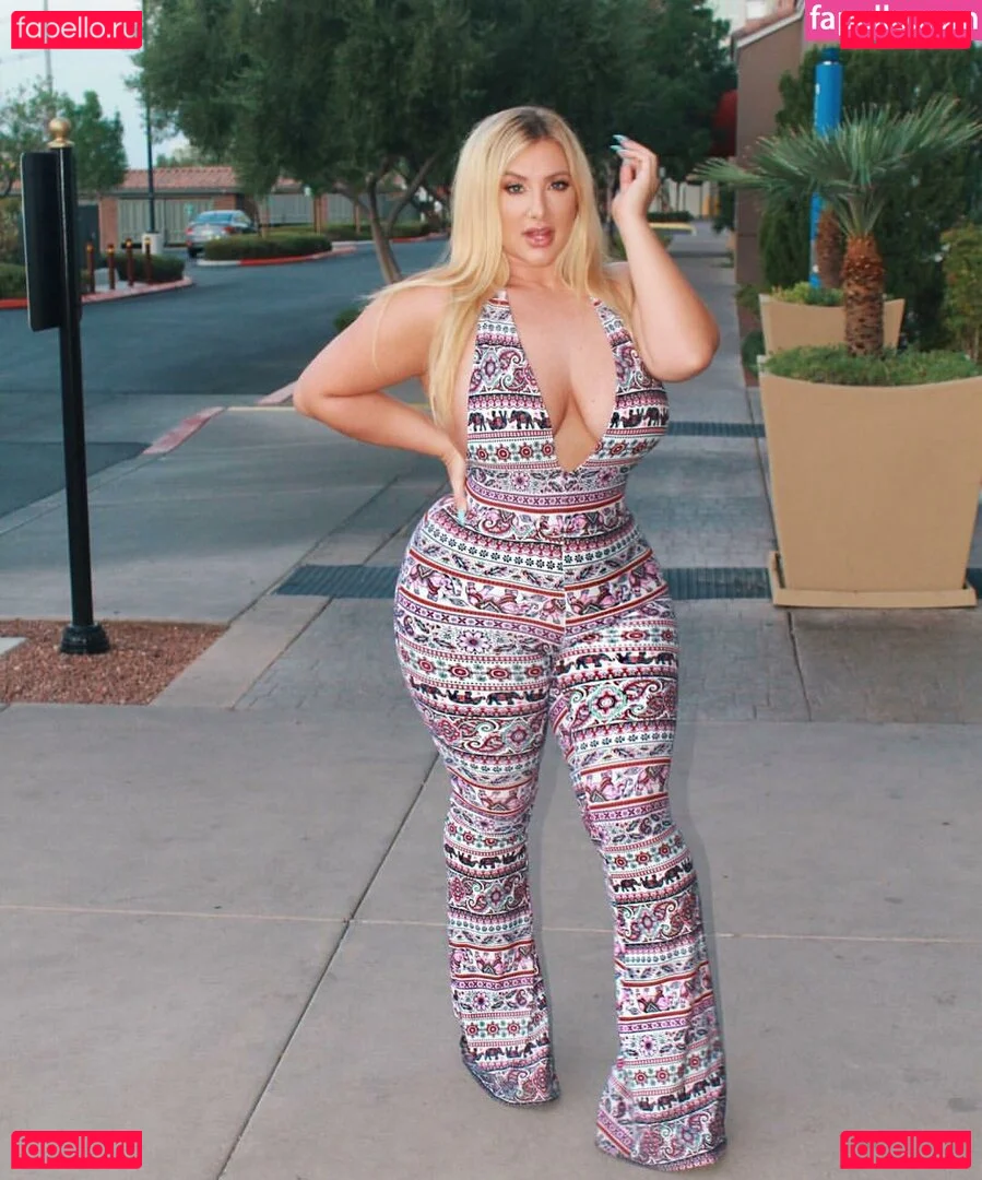 Taya Christian Onlyfans Photo Gallery 