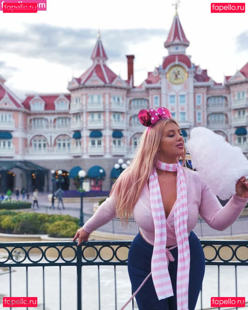 Taya Christian Onlyfans Photo Gallery 