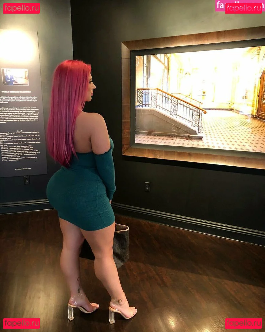 Taya Christian Onlyfans Photo Gallery 