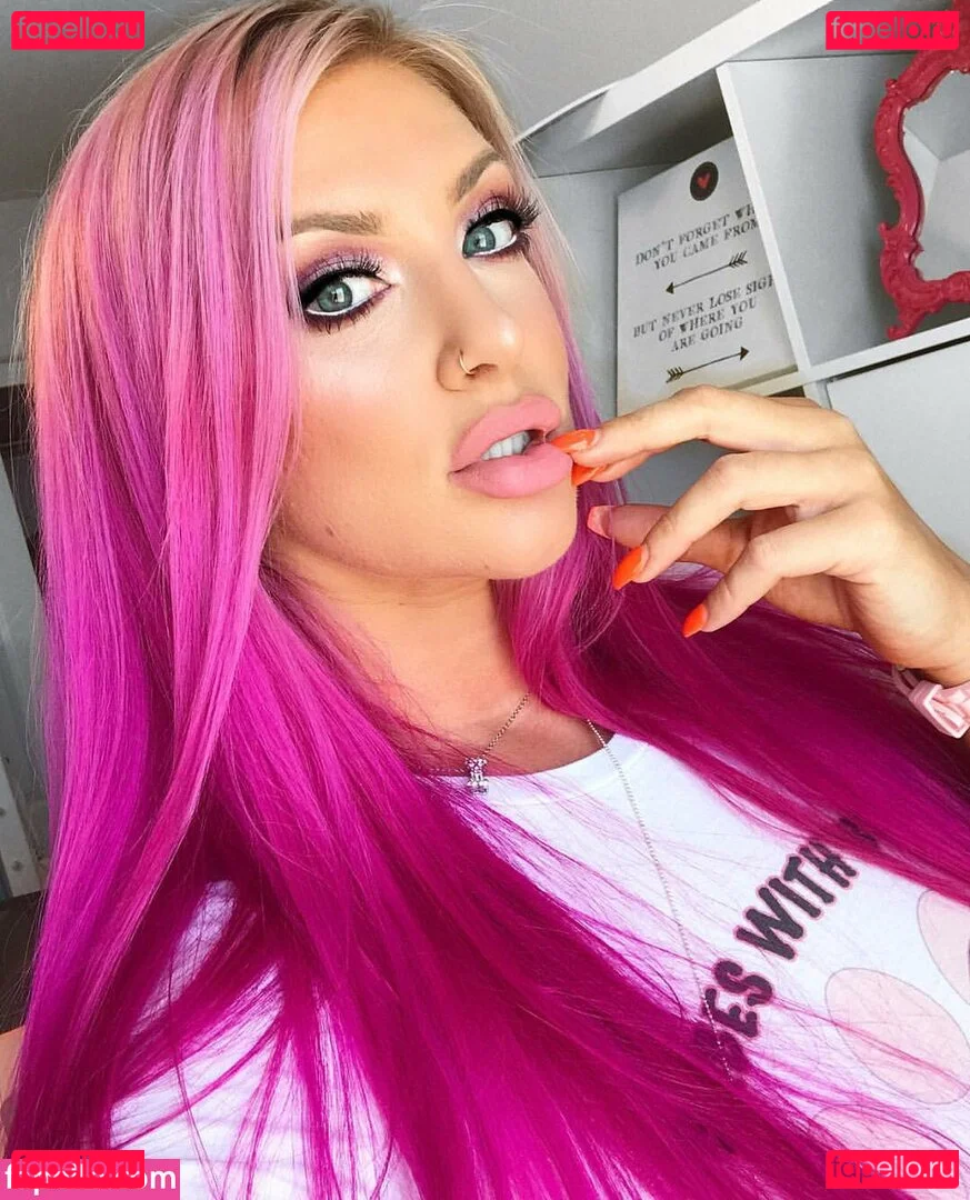 Taya Christian Onlyfans Photo Gallery 