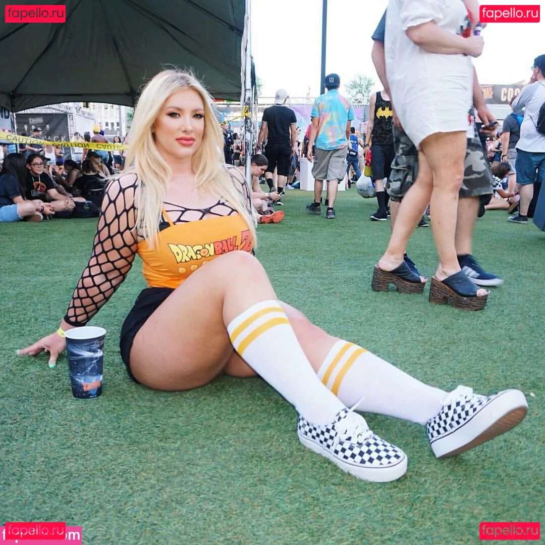 Taya Christian Onlyfans Photo Gallery 