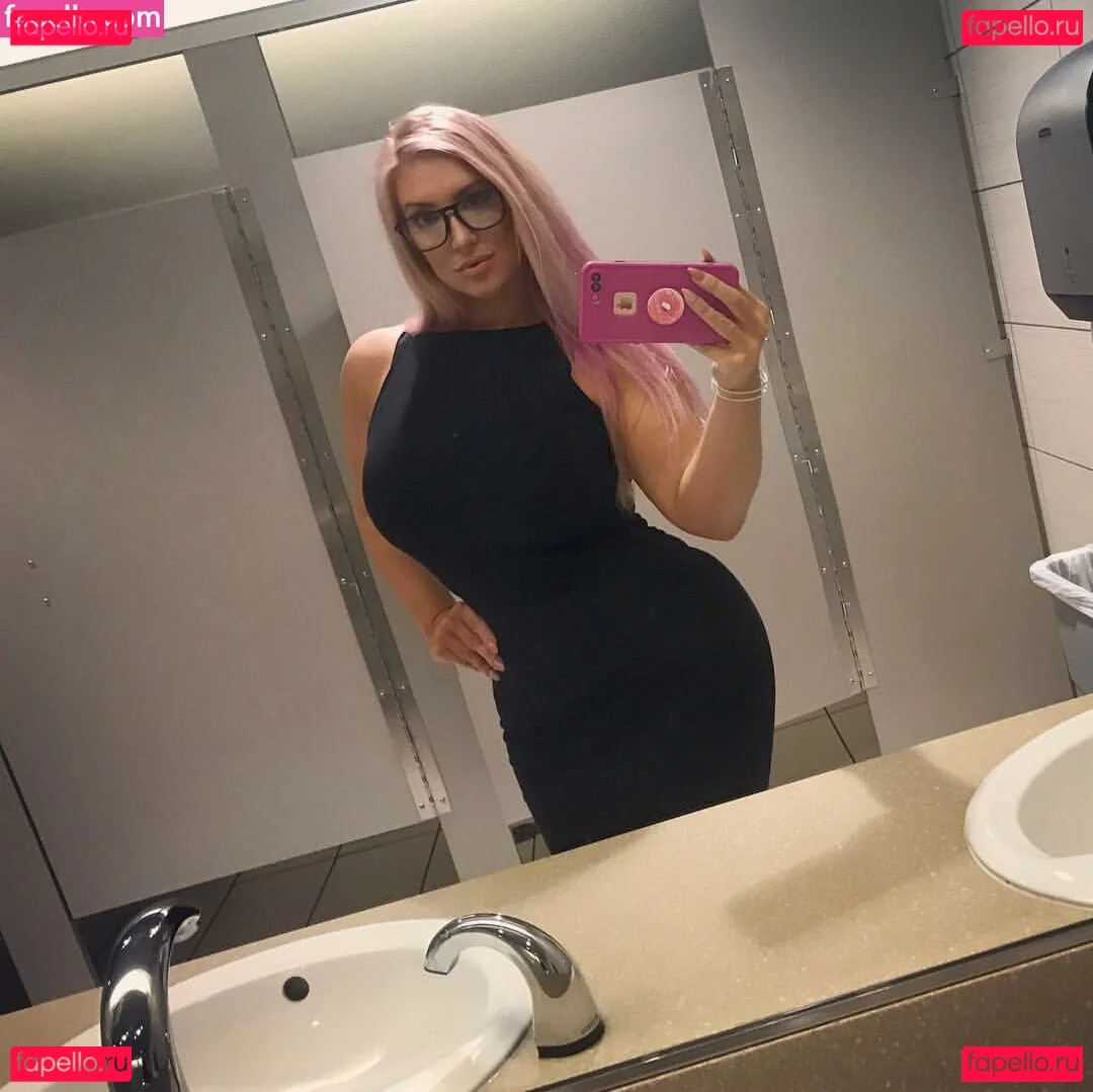 Taya Christian Onlyfans Photo Gallery 