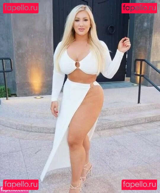 Taya Christian Onlyfans Photo Gallery 