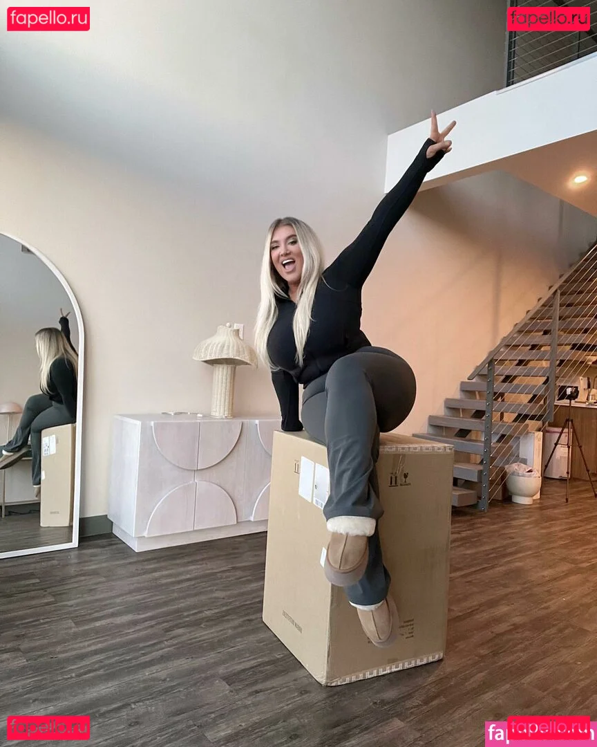 Taya Christian Onlyfans Photo Gallery 