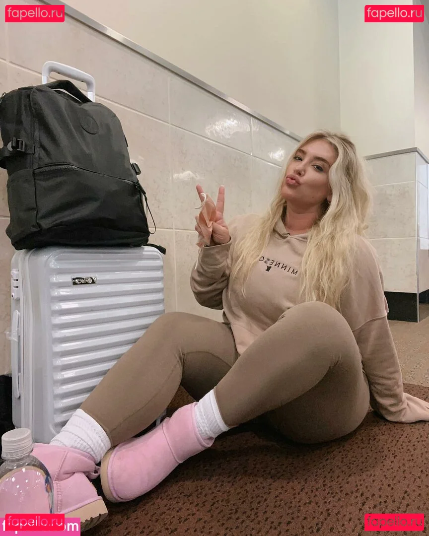 Taya Christian Onlyfans Photo Gallery 