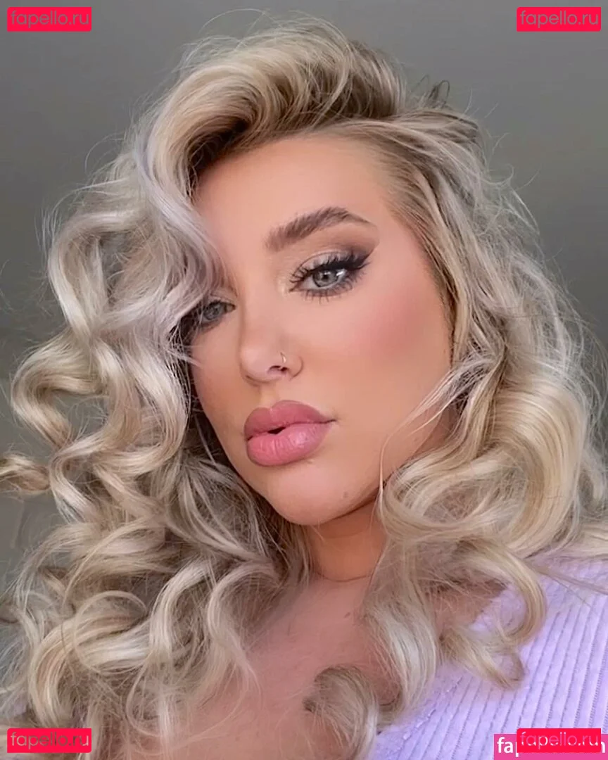 Taya Christian Onlyfans Photo Gallery 