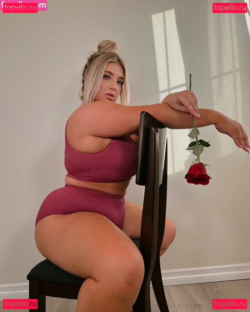Taya Christian Onlyfans Photo Gallery 
