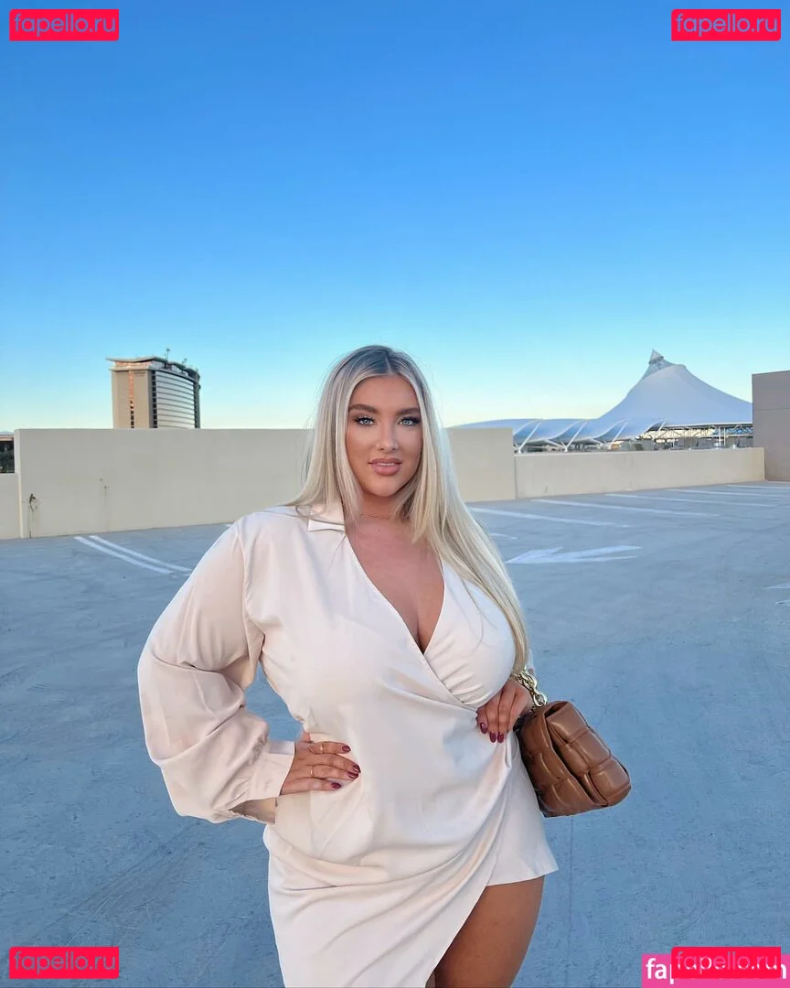 Taya Christian Onlyfans Photo Gallery 