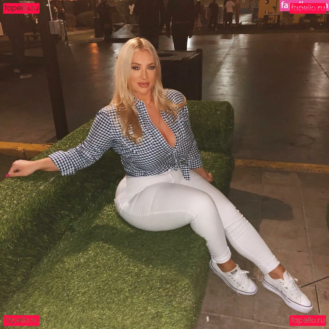 Taya Christian Onlyfans Photo Gallery 