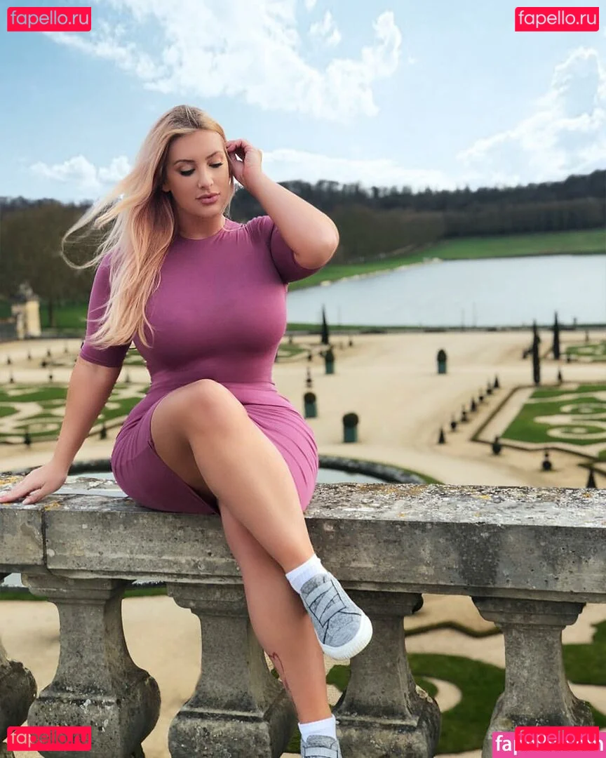 Taya Christian Onlyfans Photo Gallery 