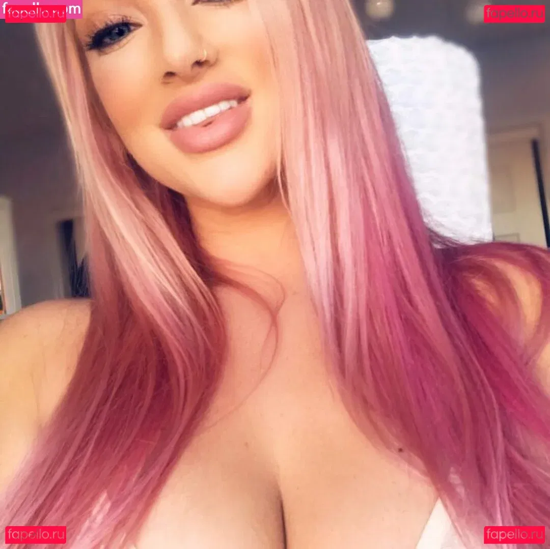 Taya Christian Onlyfans Photo Gallery 