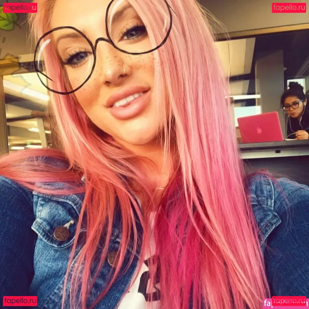 Taya Christian Onlyfans Photo Gallery 