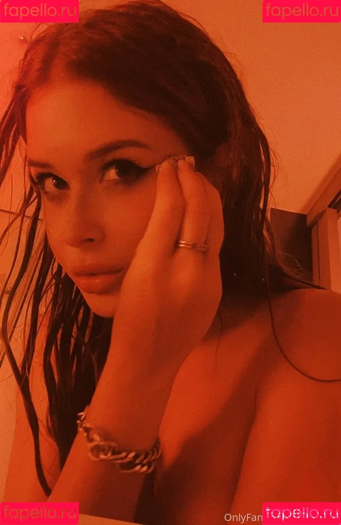 Renee Olstead Onlyfans Photo Gallery 