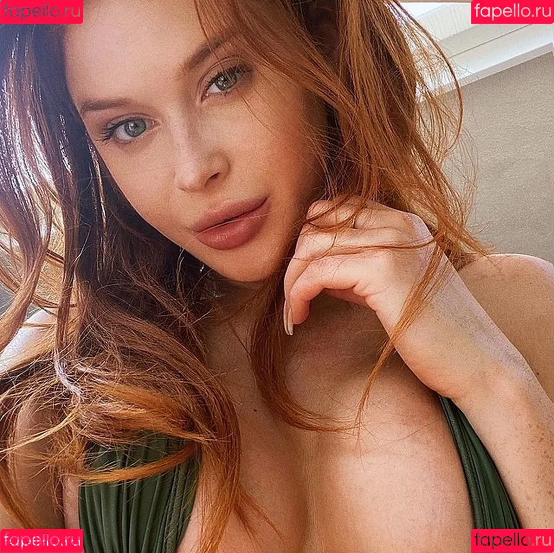 Renee Olstead Onlyfans Photo Gallery 
