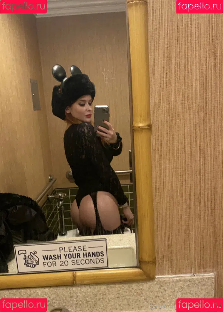 Renee Olstead Onlyfans Photo Gallery 