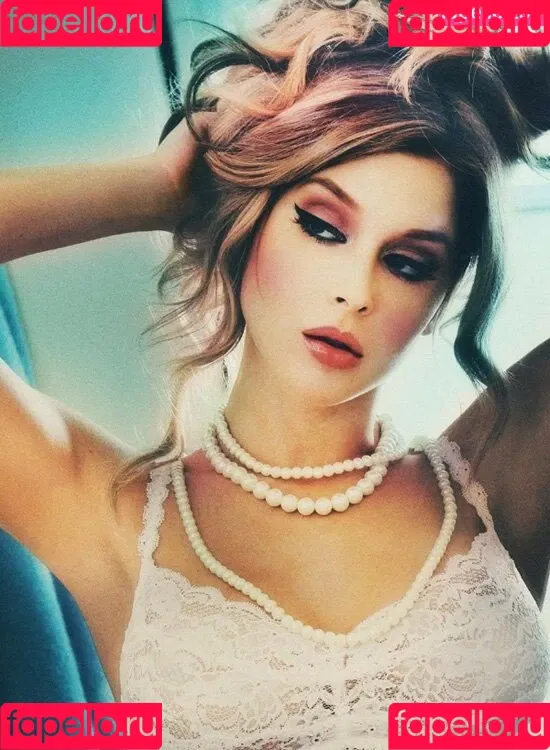 Renee Olstead Onlyfans Photo Gallery 