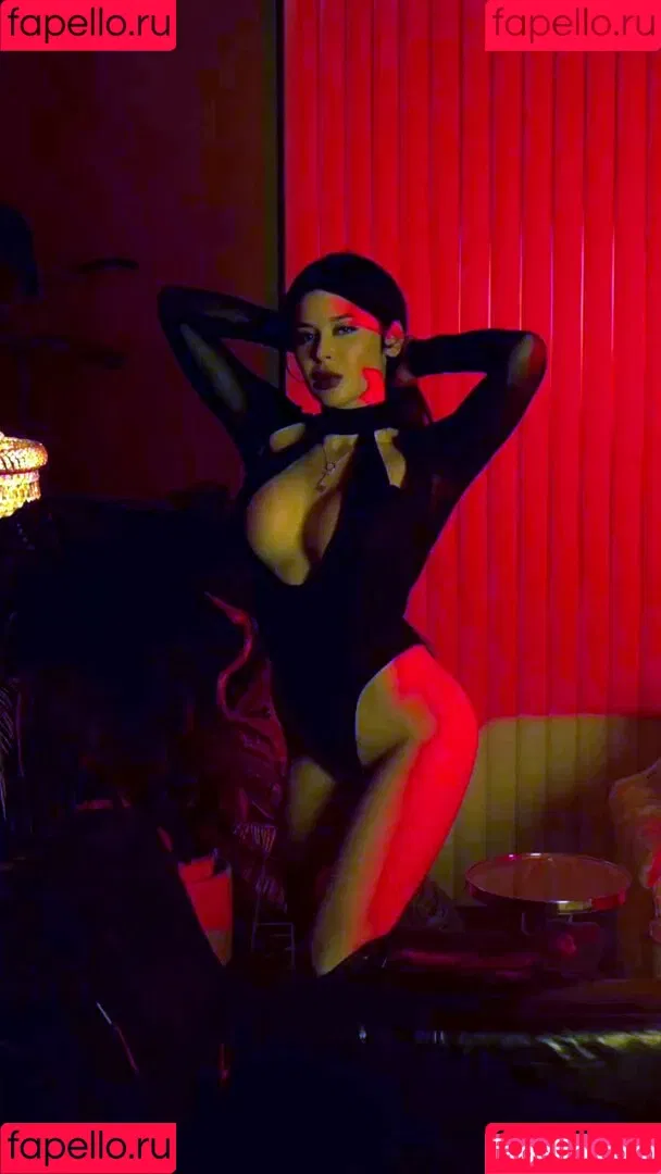 Renee Olstead Onlyfans Photo Gallery 