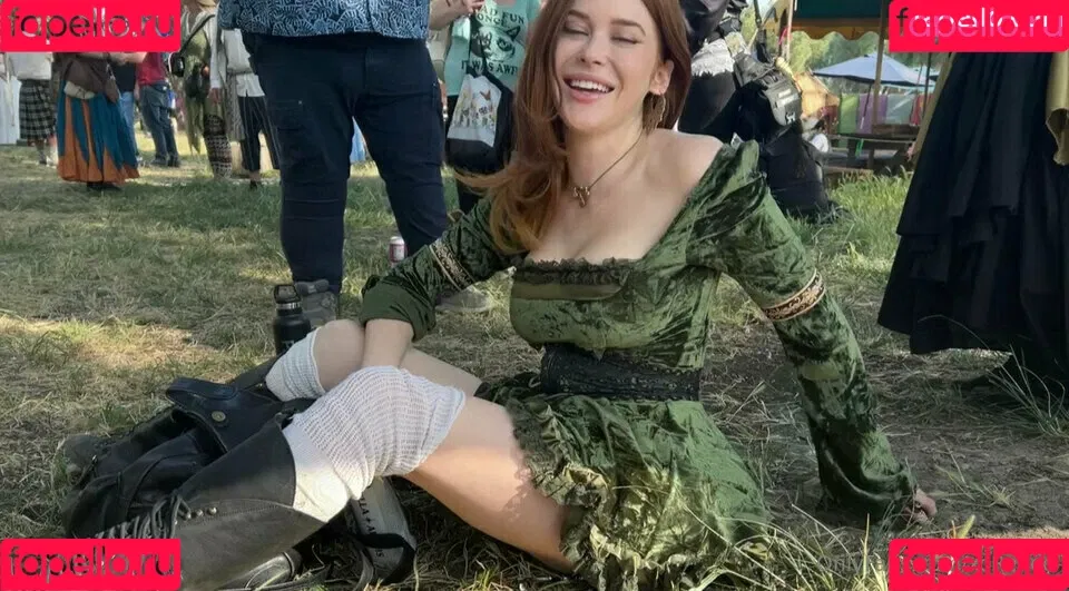 Renee Olstead Onlyfans Photo Gallery 