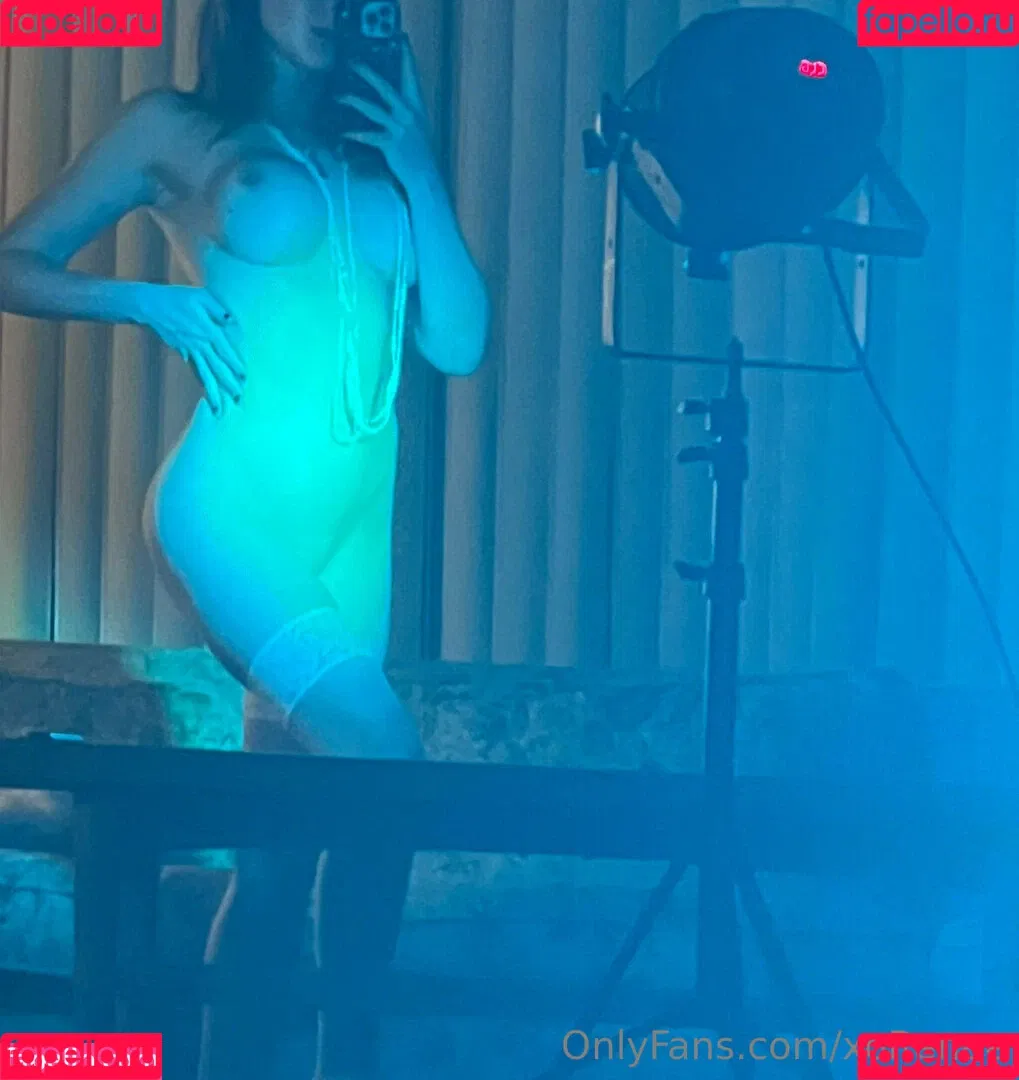 Renee Olstead Onlyfans Photo Gallery 