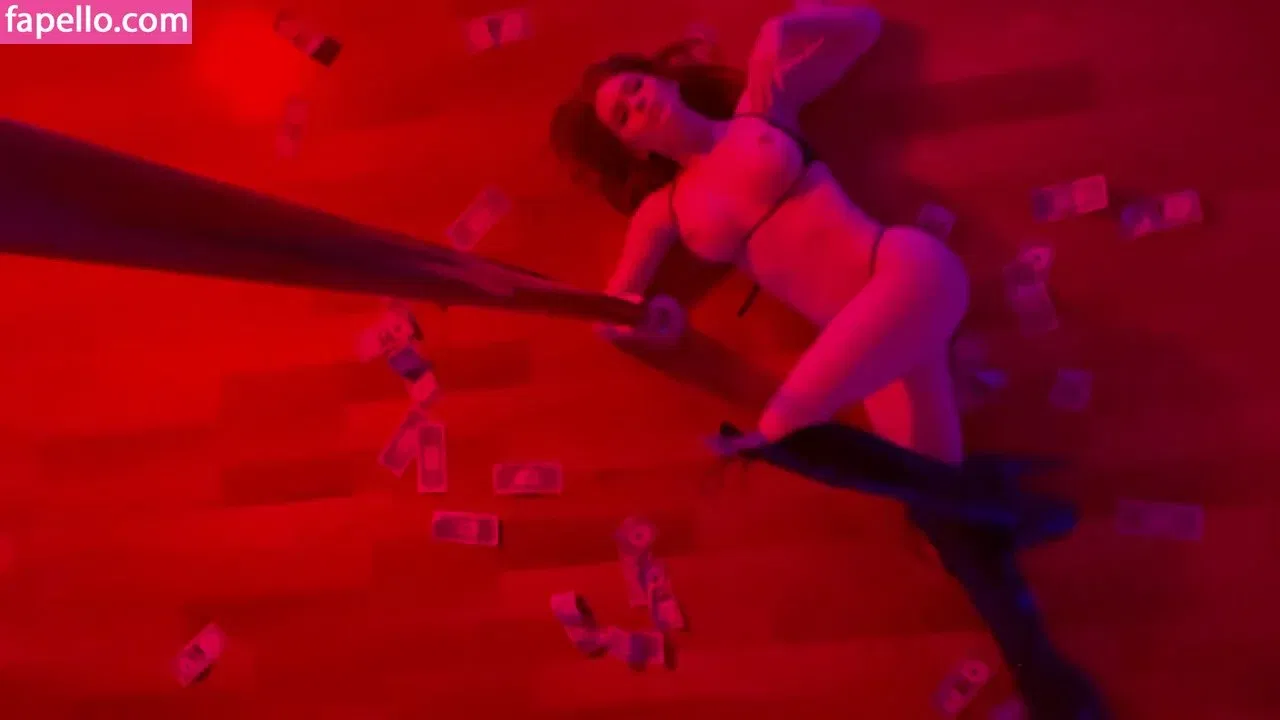 Renee Olstead Onlyfans Photo Gallery 