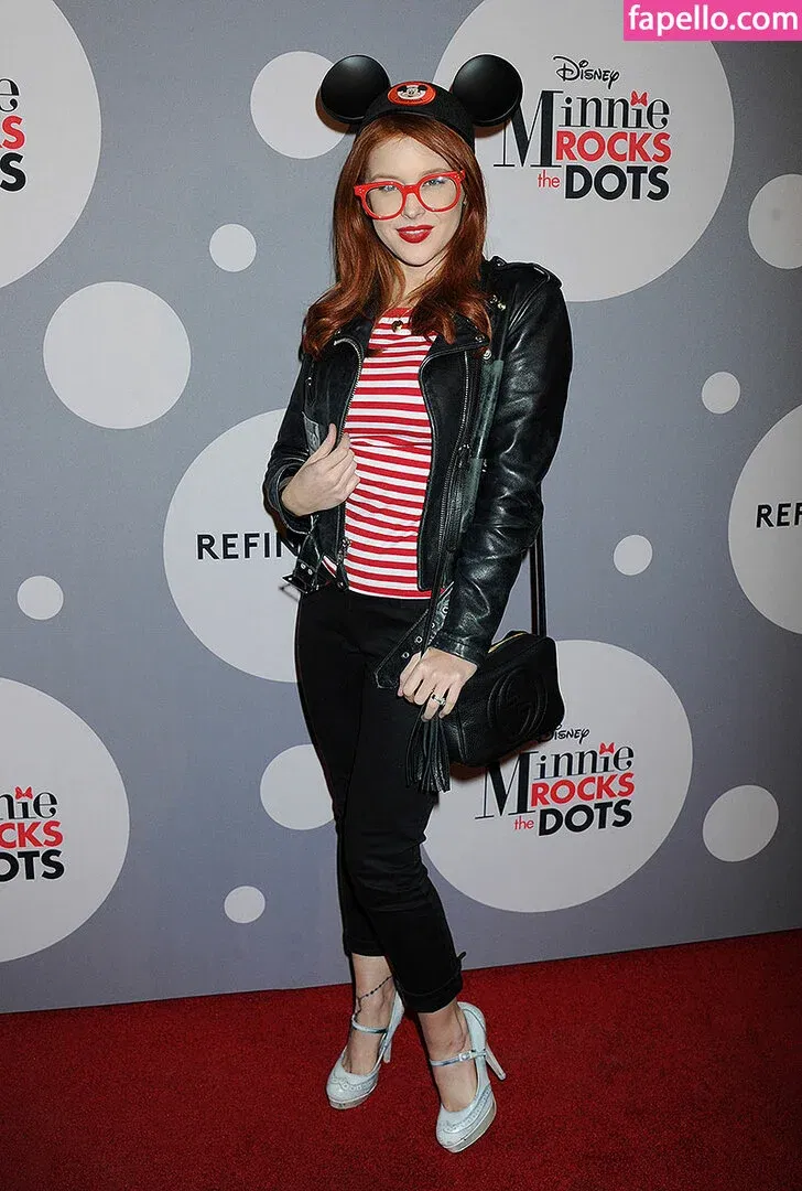 Renee Olstead Onlyfans Photo Gallery 