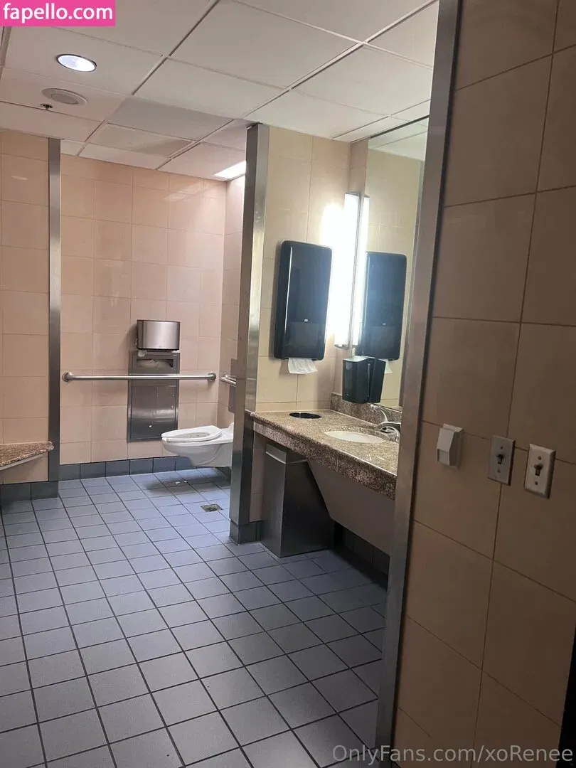 Renee Olstead Onlyfans Photo Gallery 