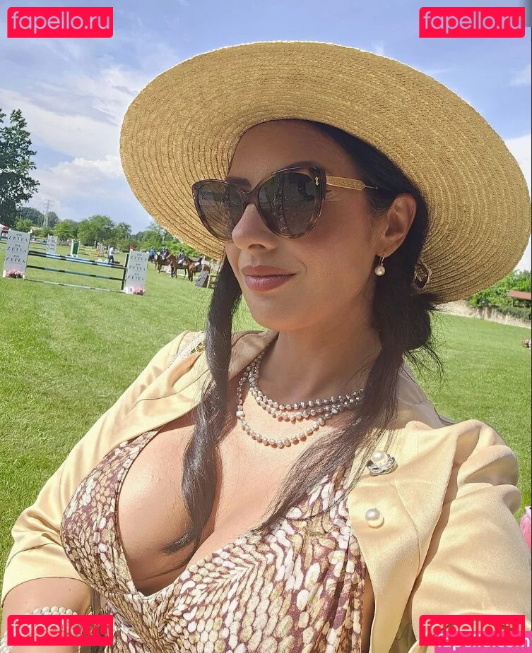 Ezada Sinn Onlyfans Photo Gallery 