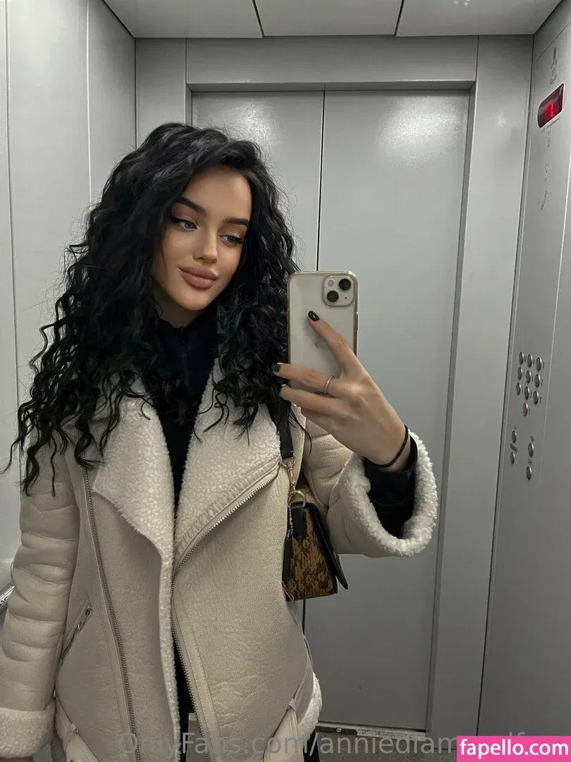 anniediamondfree Onlyfans Photo Gallery 