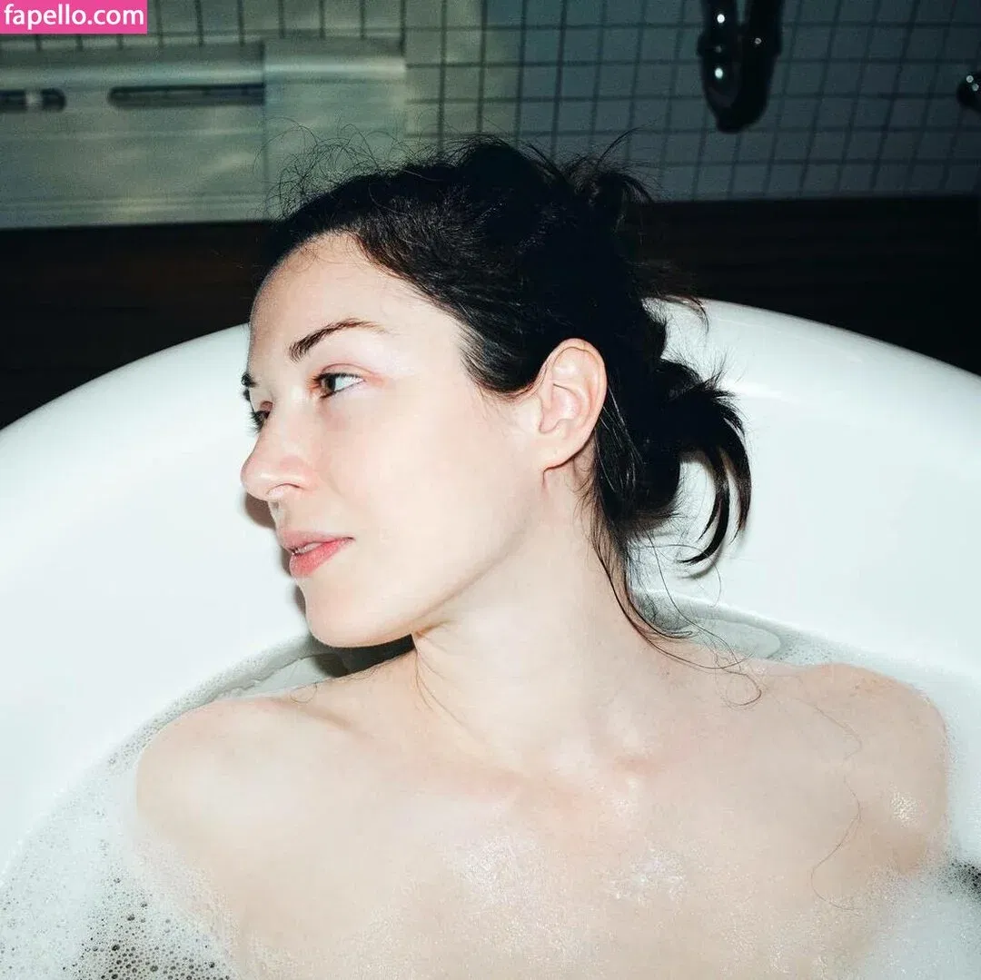 Jessica Stoyadinovich Onlyfans Photo Gallery 