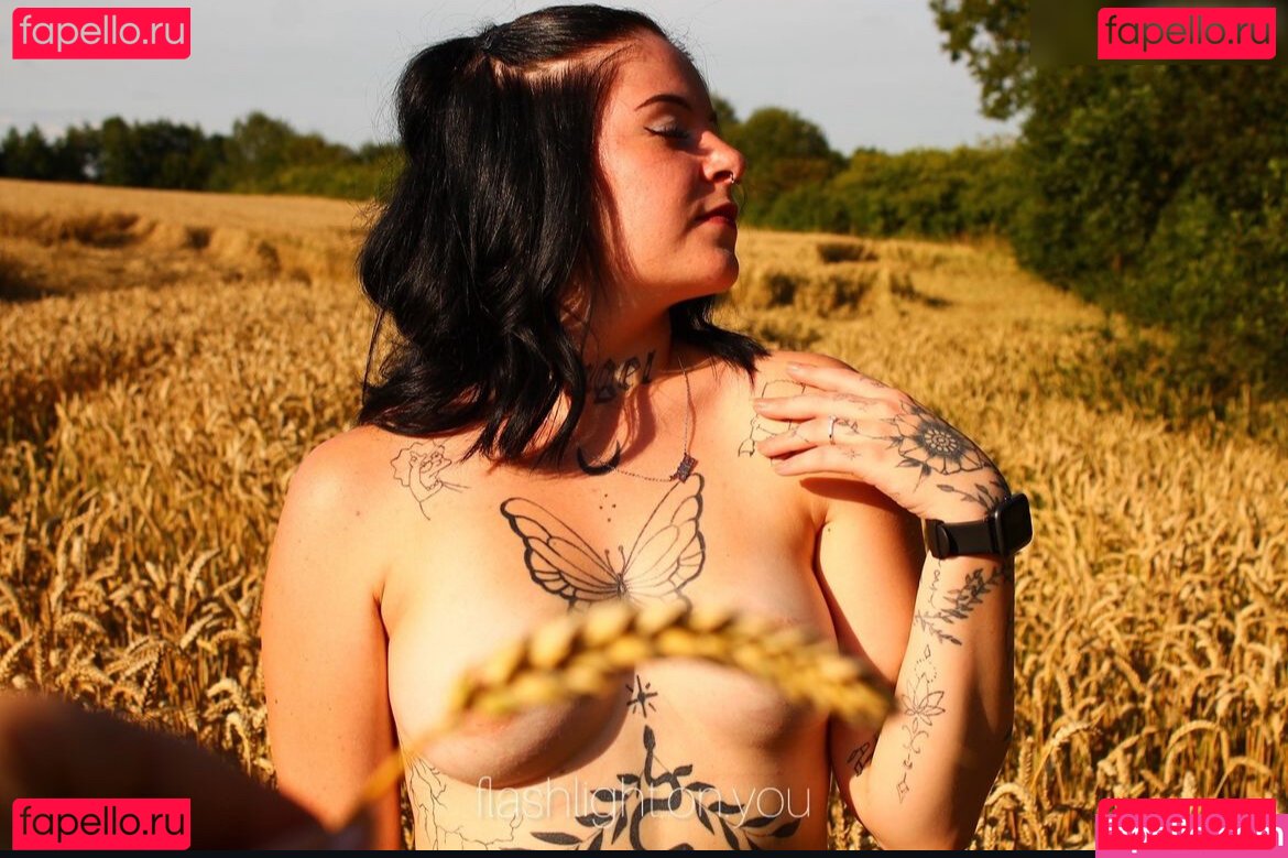 Pizzakonfetti Nude Onlyfans Photo 14