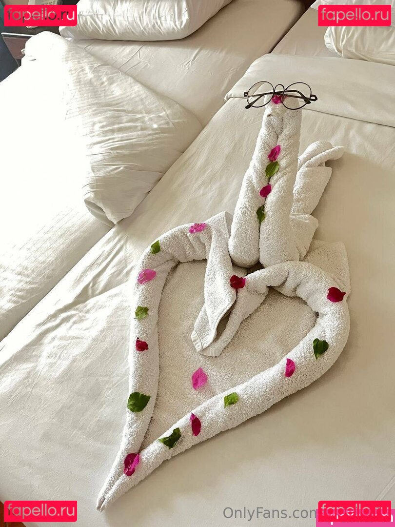 minimila Nude Onlyfans Photo 20