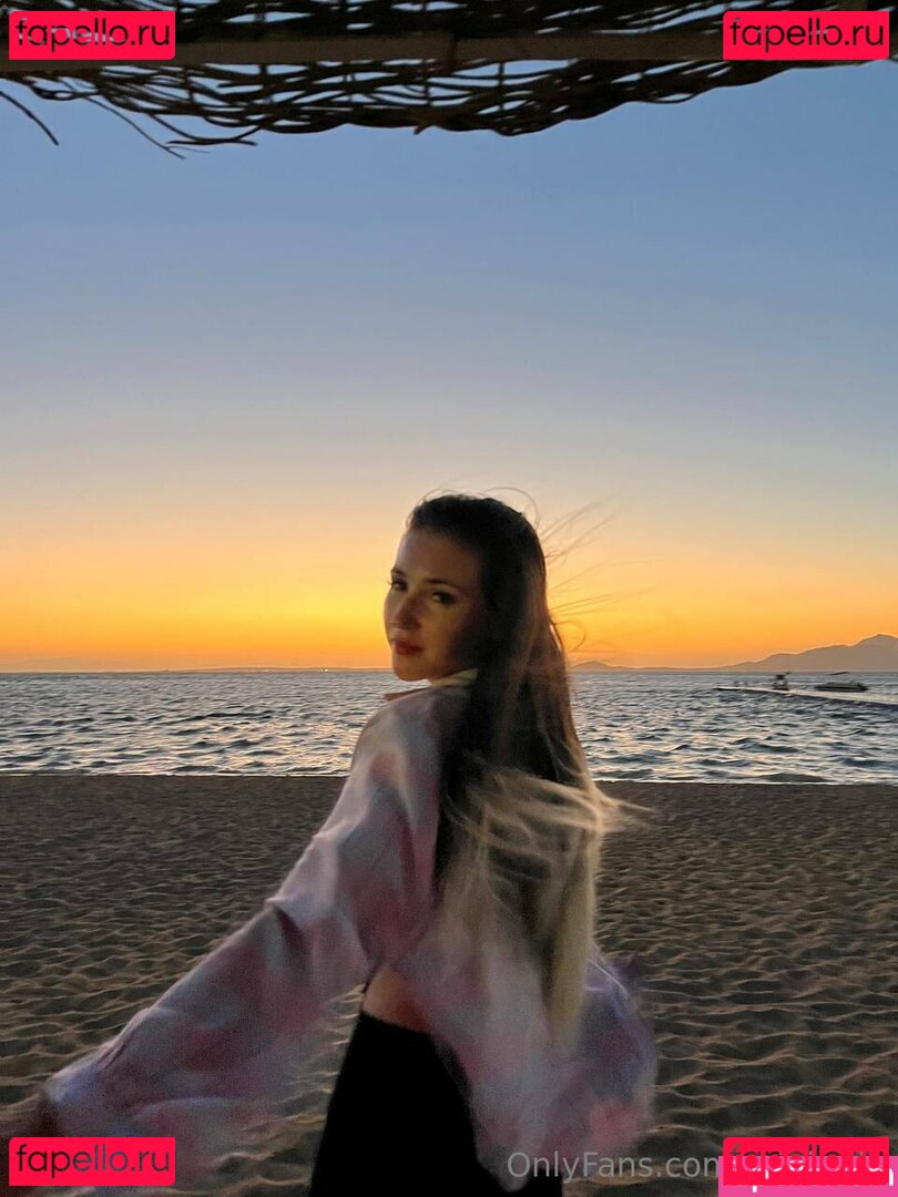 minimila Nude Onlyfans Photo 16