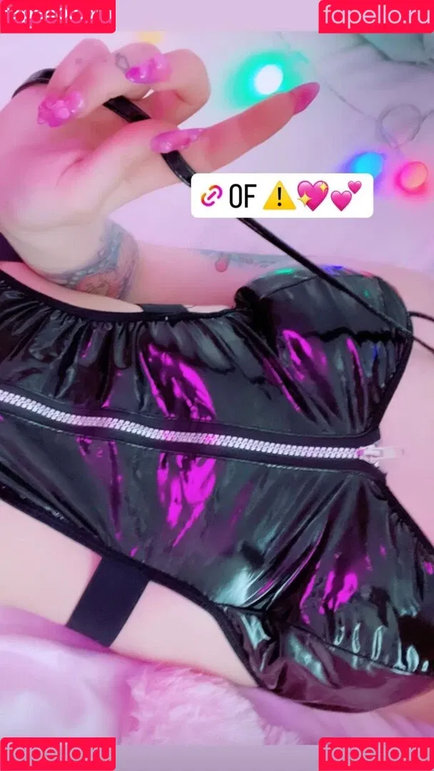 Starrymidsummer Onlyfans Photo Gallery 