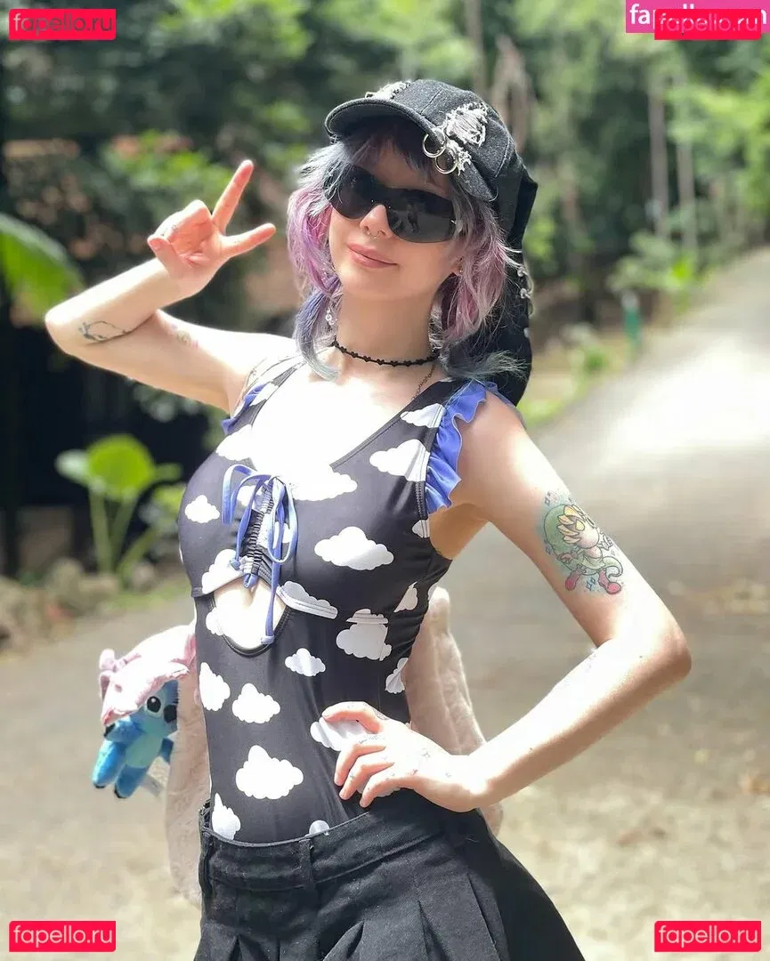 Starrymidsummer Onlyfans Photo Gallery 