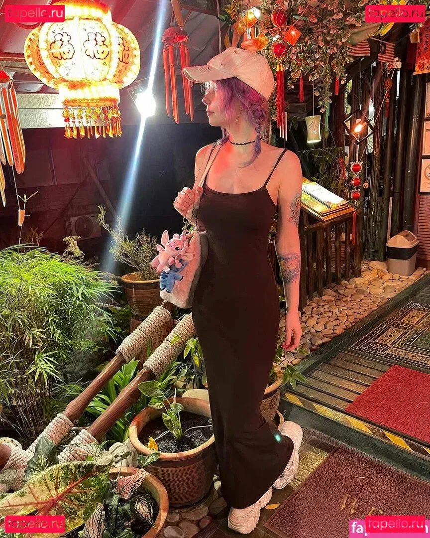 Starrymidsummer Onlyfans Photo Gallery 