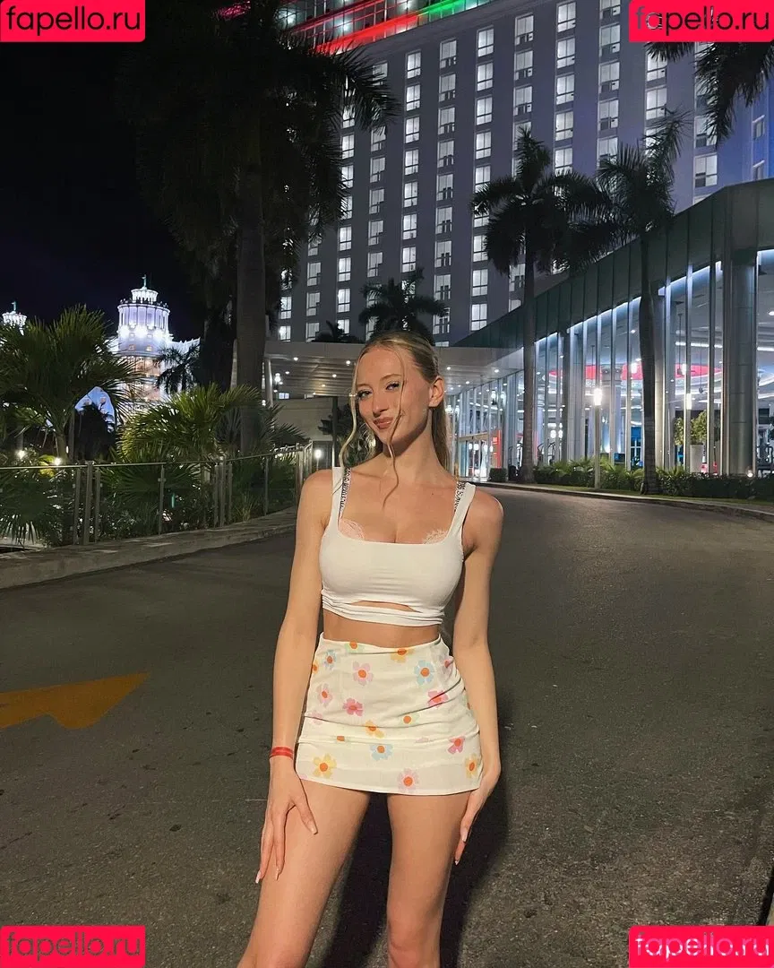 sophia.ilysm Onlyfans Photo Gallery 