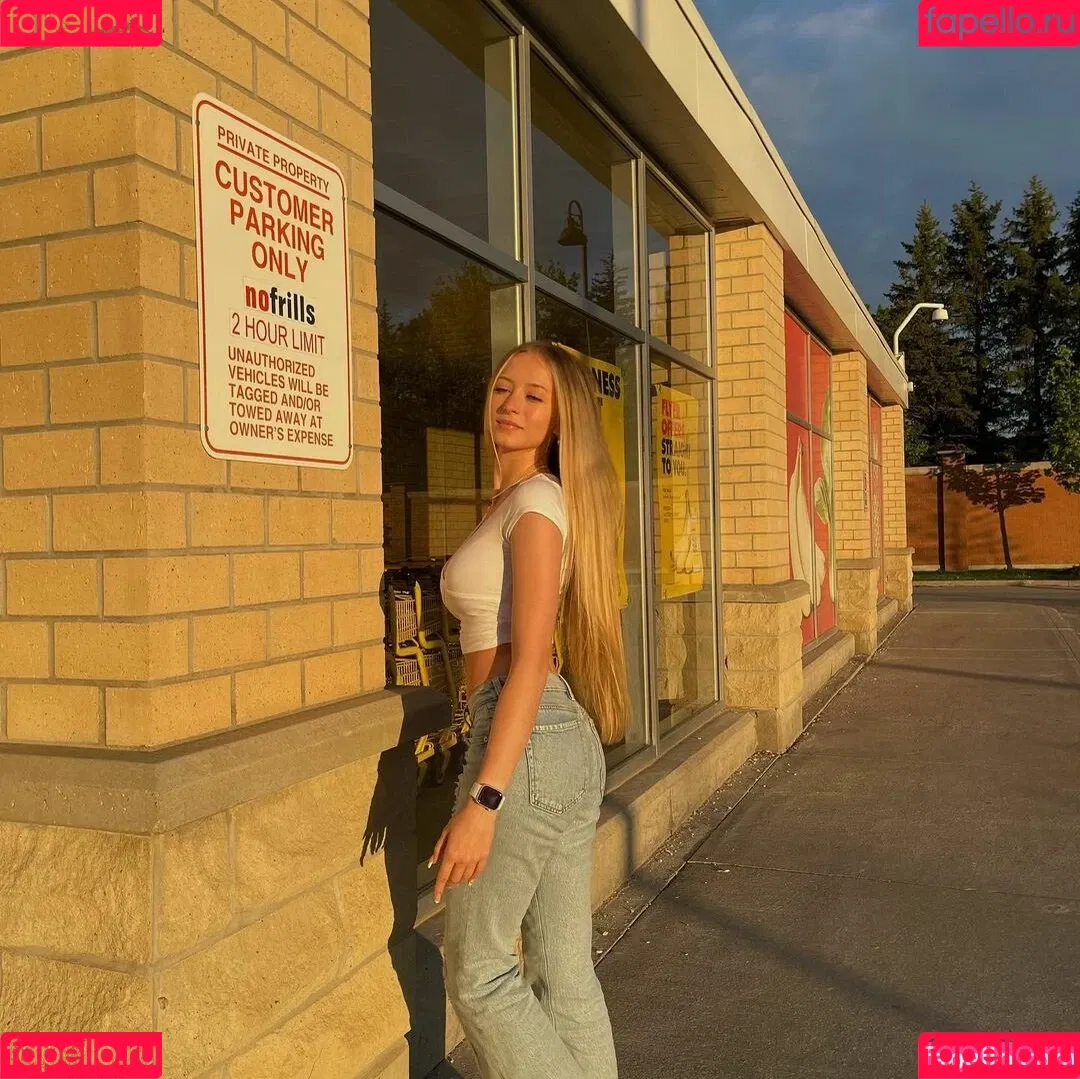 sophia.ilysm Onlyfans Photo Gallery 