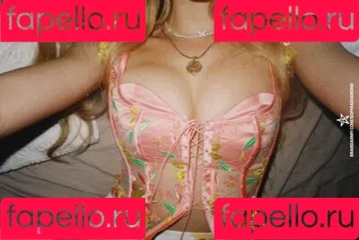 sophia.ilysm Onlyfans Photo Gallery 